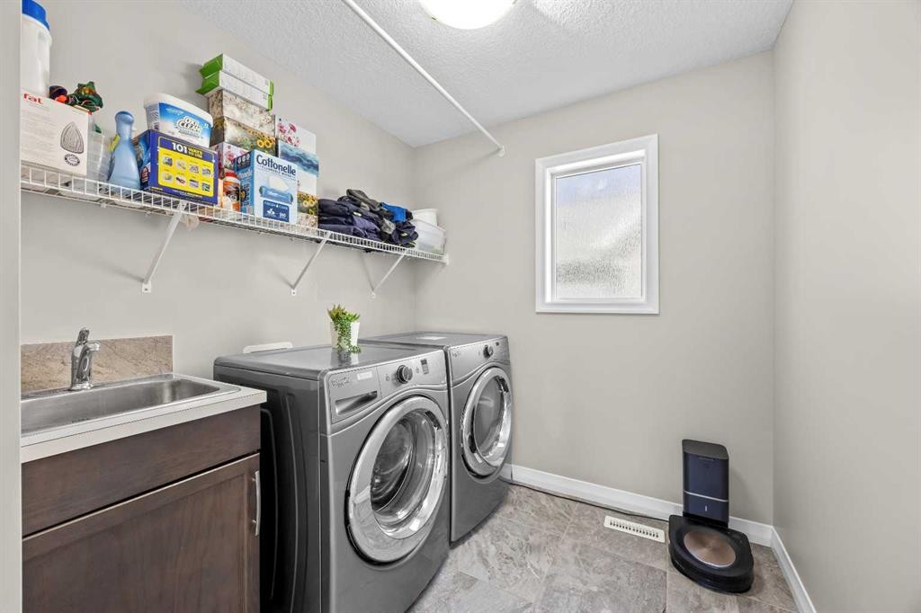 27 Mahogany Crescent Se, Calgary, AB - Indoor Photo Showing Laundry Room