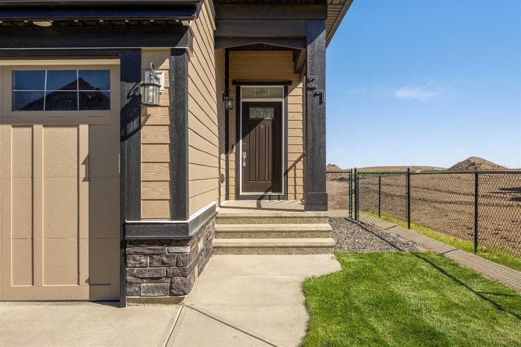 27 Mahogany Crescent Se, Calgary, AB - Outdoor