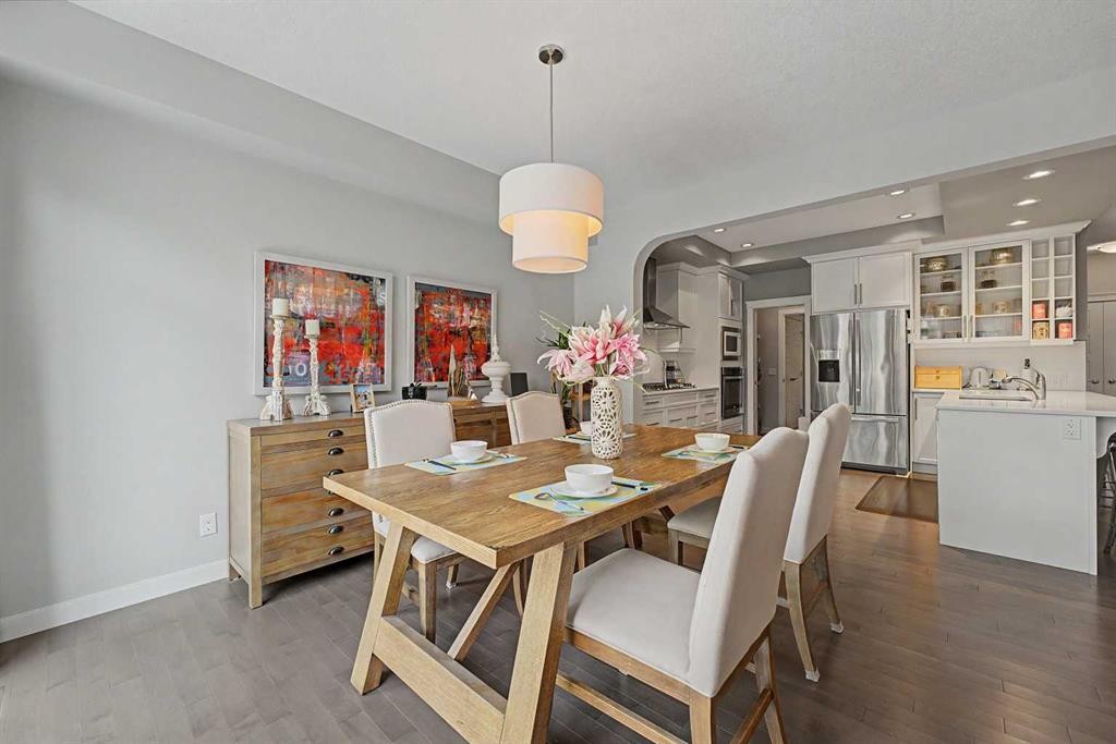 605 Nolan Hill Boulevard Nw, Calgary, AB - Indoor Photo Showing Dining Room