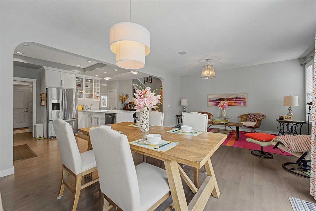 605 Nolan Hill Boulevard Nw, Calgary, AB - Indoor Photo Showing Dining Room