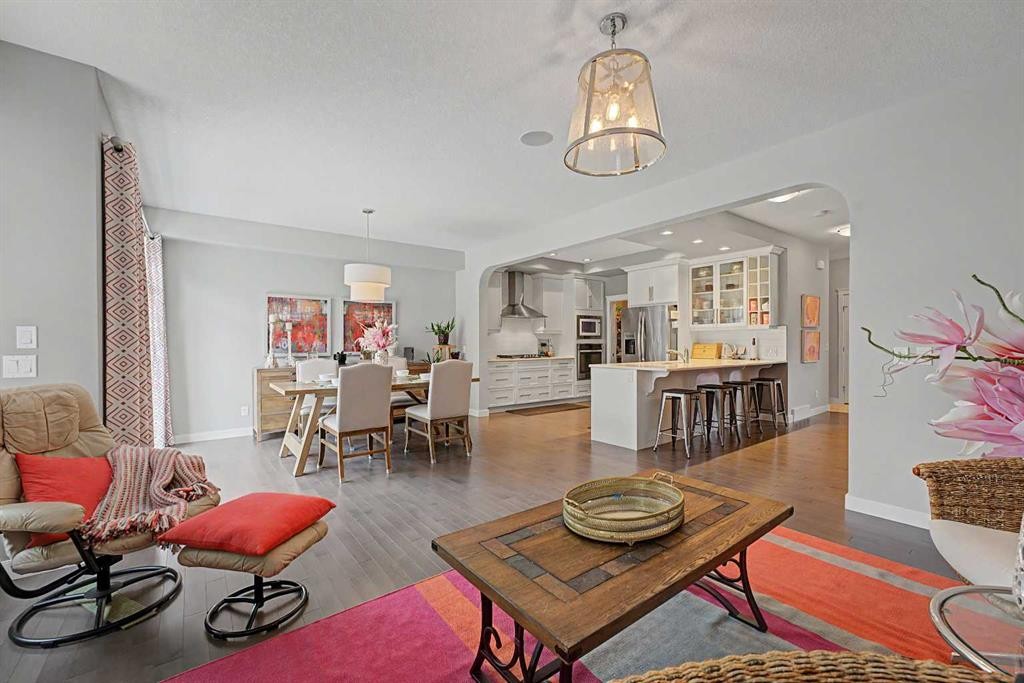605 Nolan Hill Boulevard Nw, Calgary, AB - Indoor Photo Showing Living Room