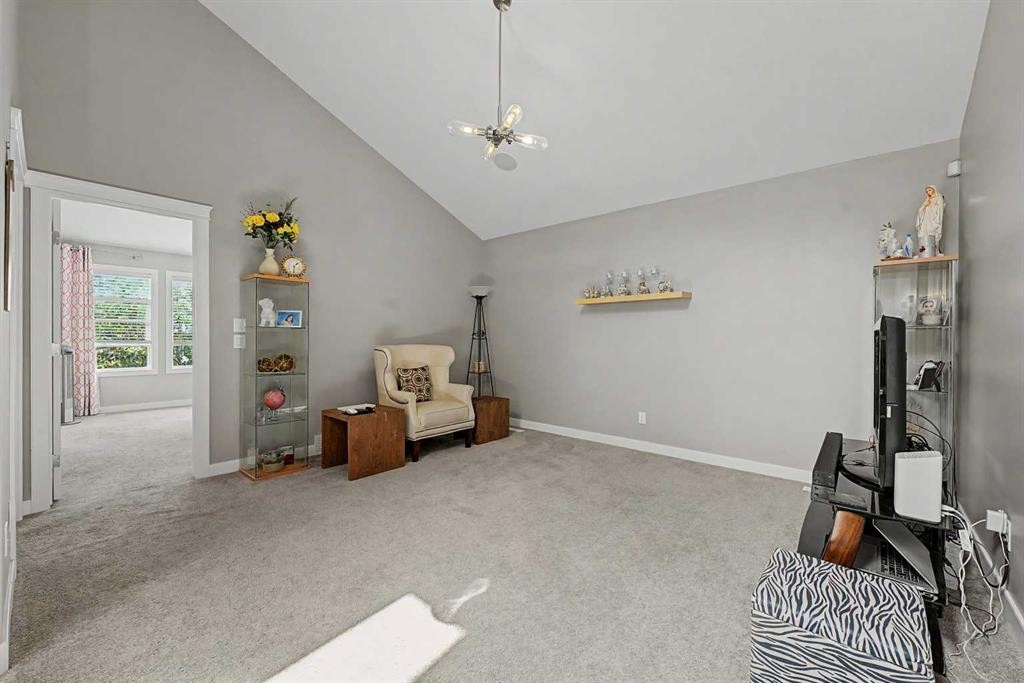 605 Nolan Hill Boulevard Nw, Calgary, AB - Indoor