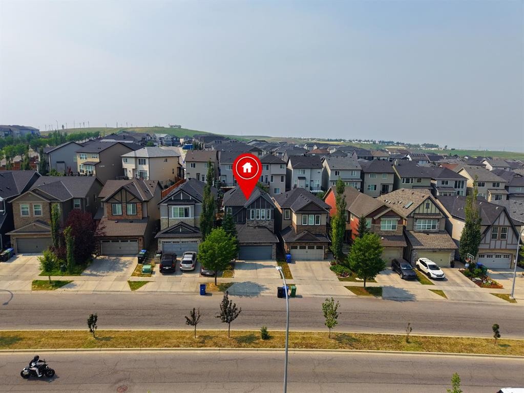 605 Nolan Hill Boulevard Nw, Calgary, AB - Outdoor With Facade