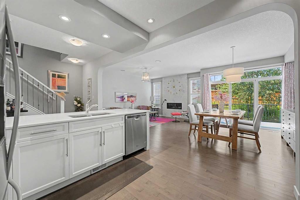 605 Nolan Hill Boulevard Nw, Calgary, AB - Indoor