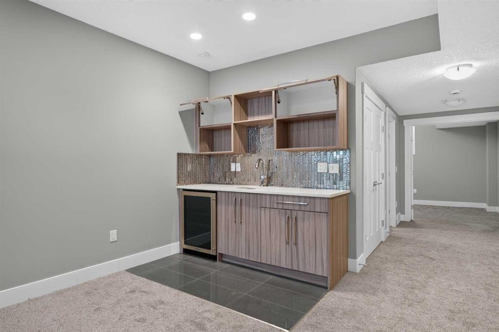 3318 Centre B Street Nw, Calgary, AB - Indoor Photo Showing Other Room