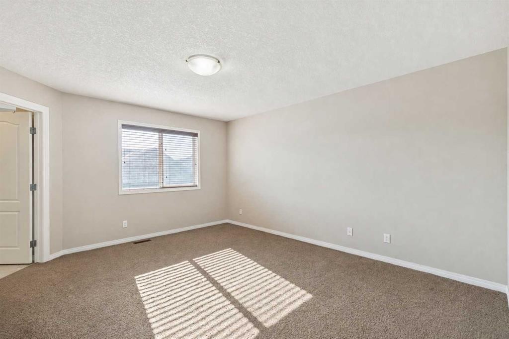 92 Cougar Ridge Close Sw, Calgary, AB - Indoor Photo Showing Other Room