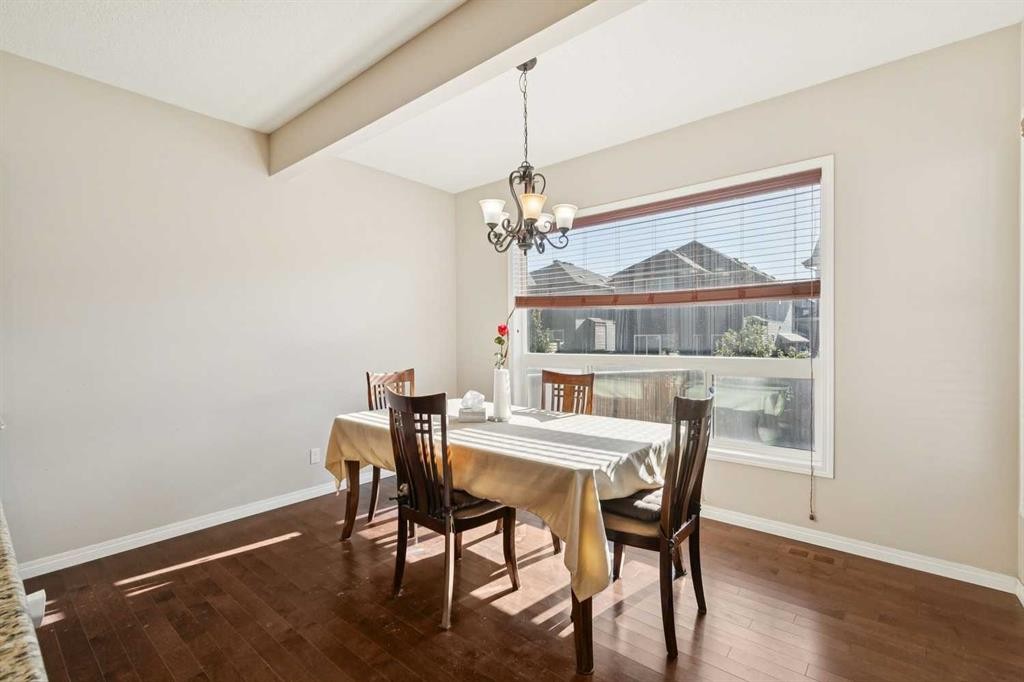 92 Cougar Ridge Close Sw, Calgary, AB - Indoor Photo Showing Dining Room