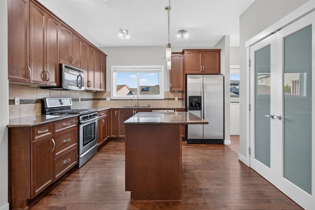 22 Panora Road Nw, Calgary, AB - Indoor Photo Showing Kitchen With Stainless Steel Kitchen