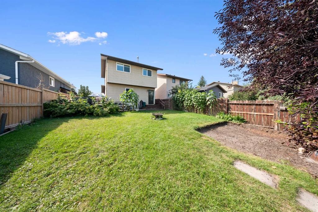 32 Shawmeadows Road Sw, Calgary, AB - Outdoor