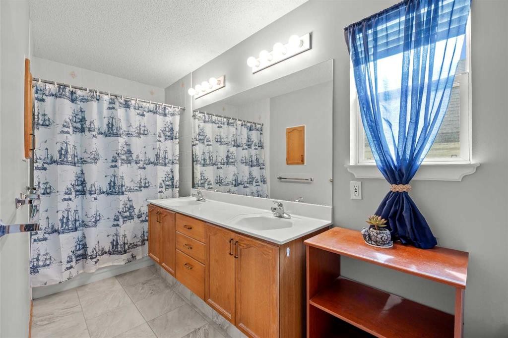 117 Hidden Spring Circle Nw, Calgary, AB