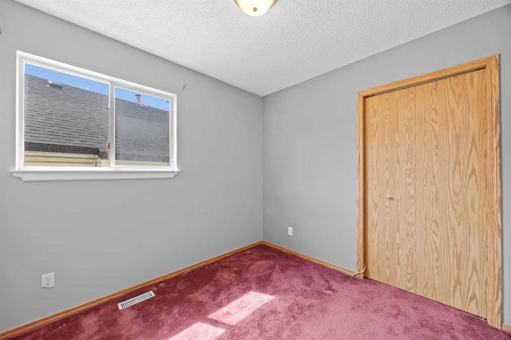 117 Hidden Spring Circle Nw, Calgary, AB