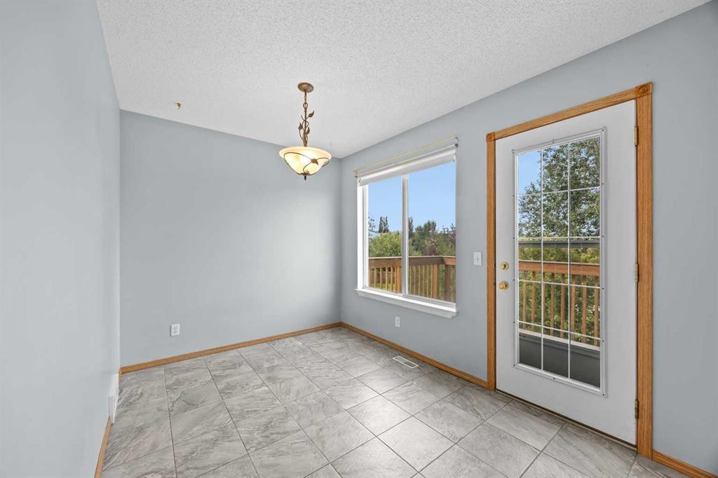 117 Hidden Spring Circle Nw, Calgary, AB