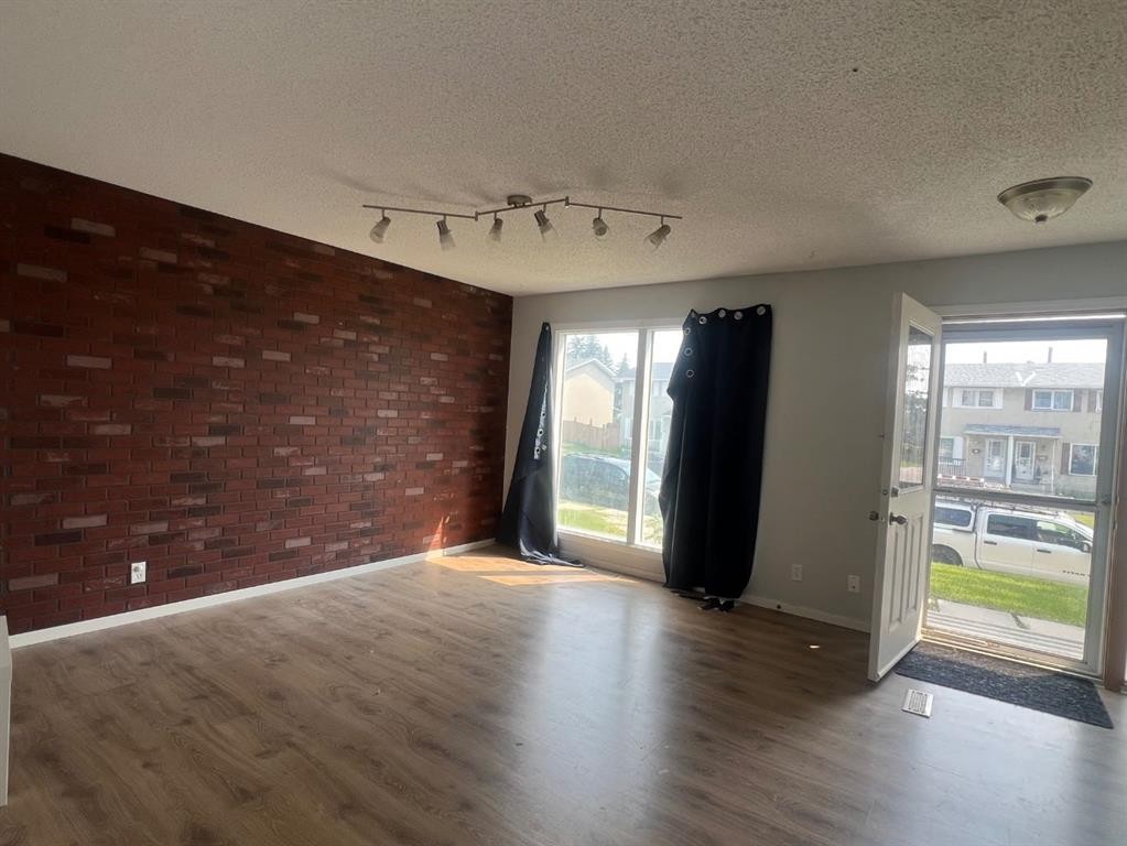 511 40 Street Ne, Calgary, AB