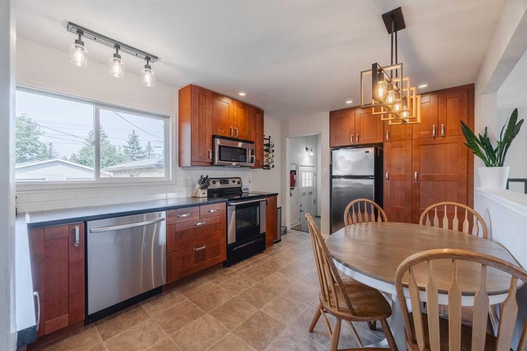 60 Fairview Crescent Se, Calgary, AB