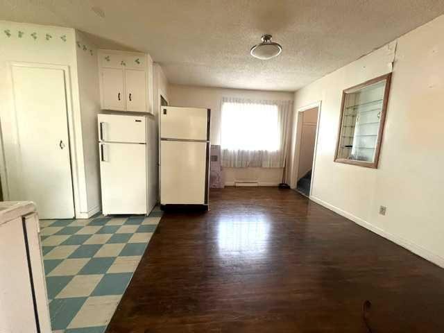 836 69 Avenue Sw, Calgary, AB - Indoor Photo Showing Other Room