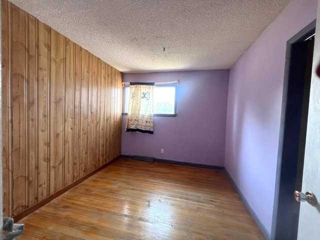 836 69 Avenue Sw, Calgary, AB - Indoor Photo Showing Other Room