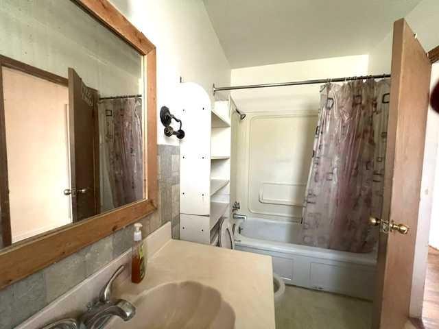 836 69 Avenue Sw, Calgary, AB - Indoor