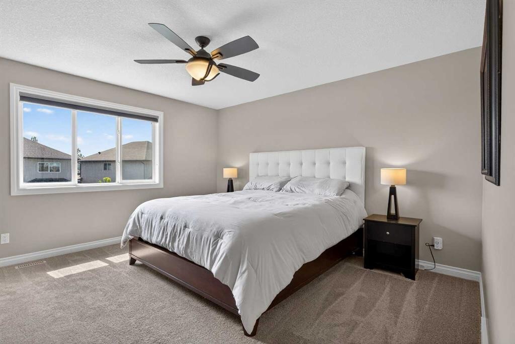 159 Sherwood Crescent Nw, Calgary, AB - Indoor Photo Showing Bedroom