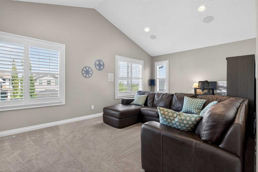 159 Sherwood Crescent Nw, Calgary, AB - Indoor Photo Showing Living Room