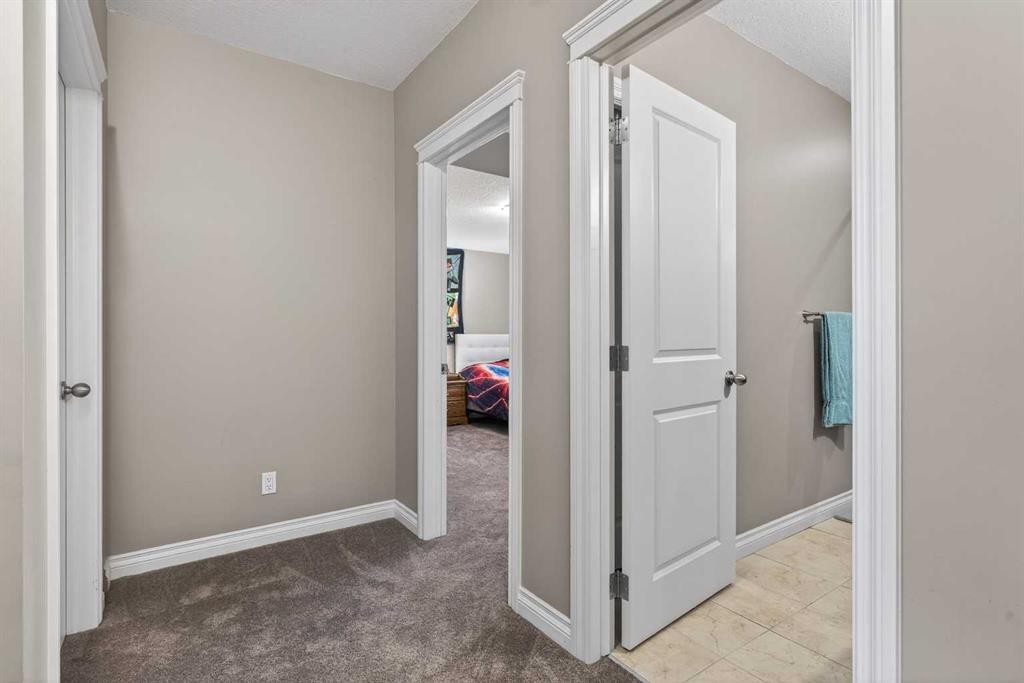 159 Sherwood Crescent Nw, Calgary, AB - Indoor Photo Showing Other Room