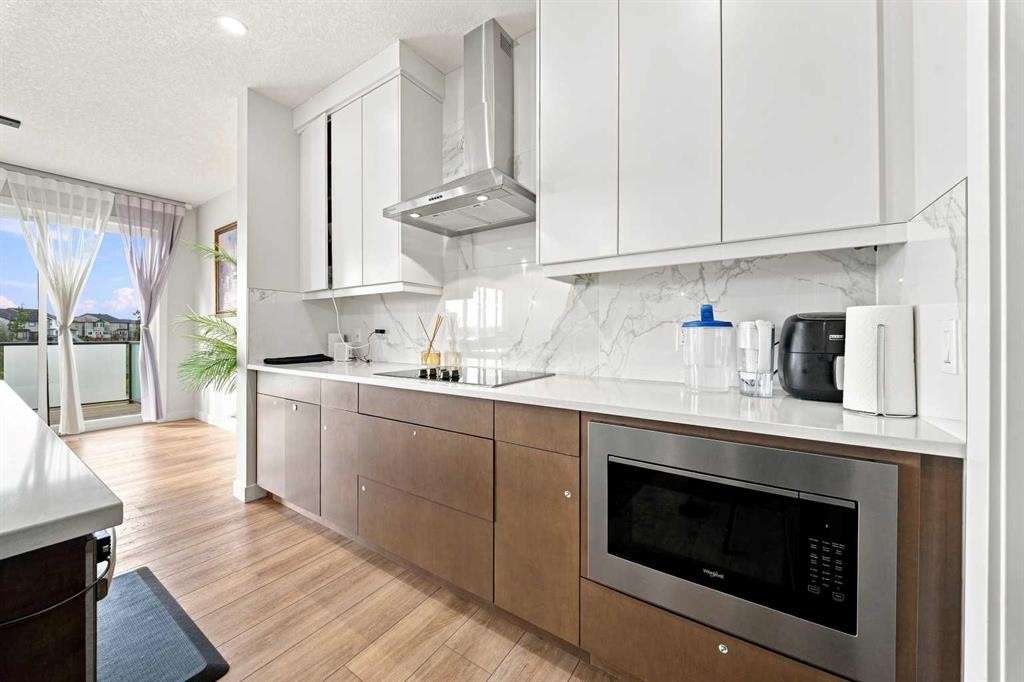 303 Cornerbrook Drive Ne, Calgary, AB - Indoor Photo Showing Kitchen