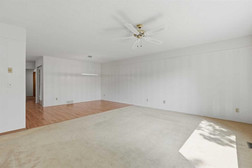 30 Sandarac Circle Nw, Calgary, AB - Indoor Photo Showing Other Room