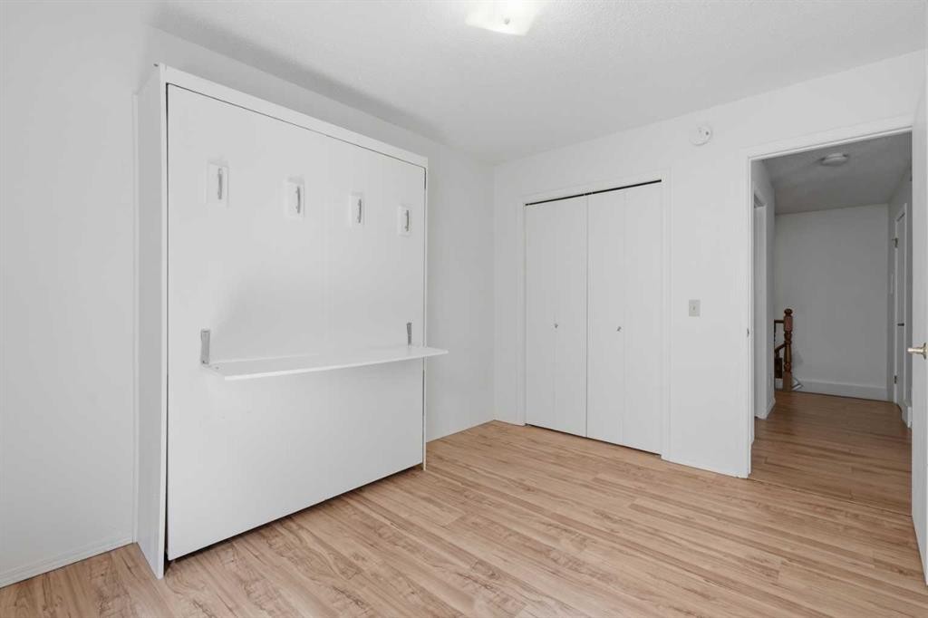 30 Sandarac Circle Nw, Calgary, AB - Indoor Photo Showing Other Room