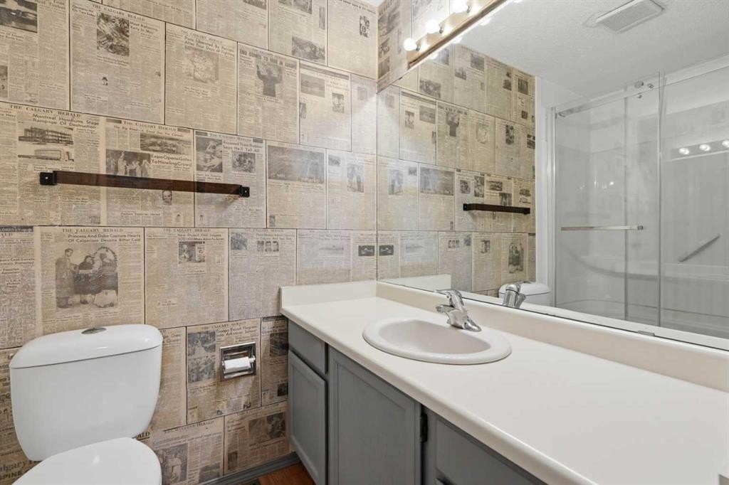 30 Sandarac Circle Nw, Calgary, AB - Indoor Photo Showing Bathroom