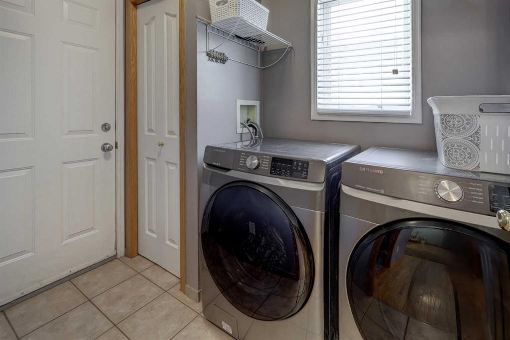 189 Citadel Crest Park Nw, Calgary, AB - Indoor Photo Showing Laundry Room