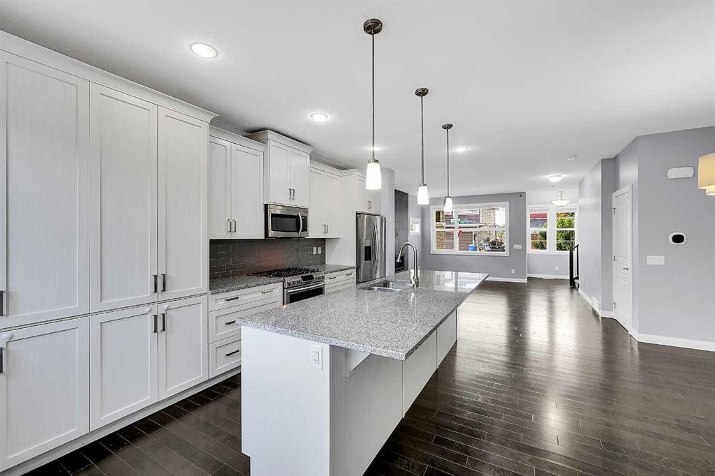 95 Redstone Park Ne, Calgary, AB - Indoor Photo Showing Kitchen With Double Sink With Upgraded Kitchen