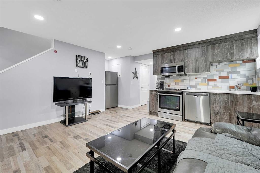 95 Redstone Park Ne, Calgary, AB - Indoor Photo Showing Kitchen With Stainless Steel Kitchen