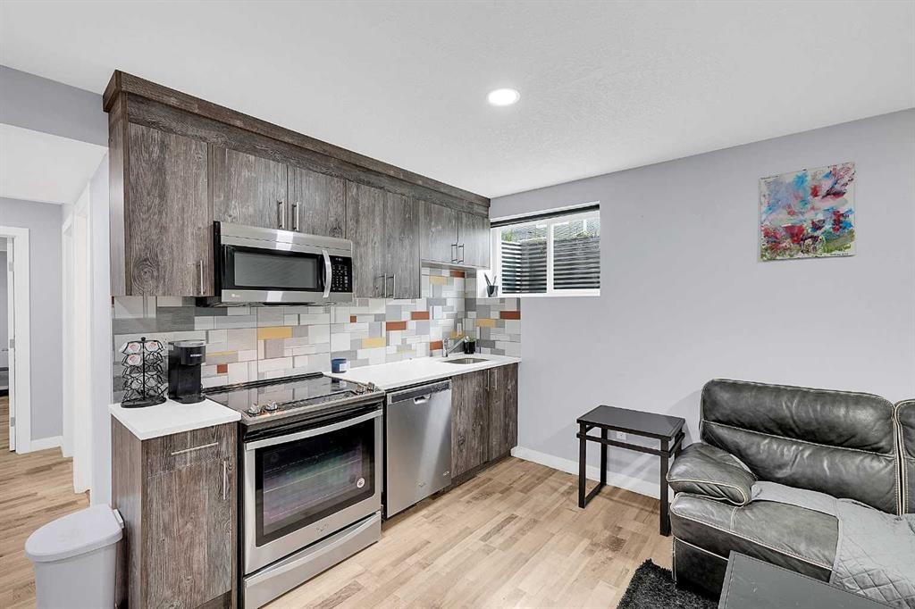 95 Redstone Park Ne, Calgary, AB - Indoor Photo Showing Kitchen