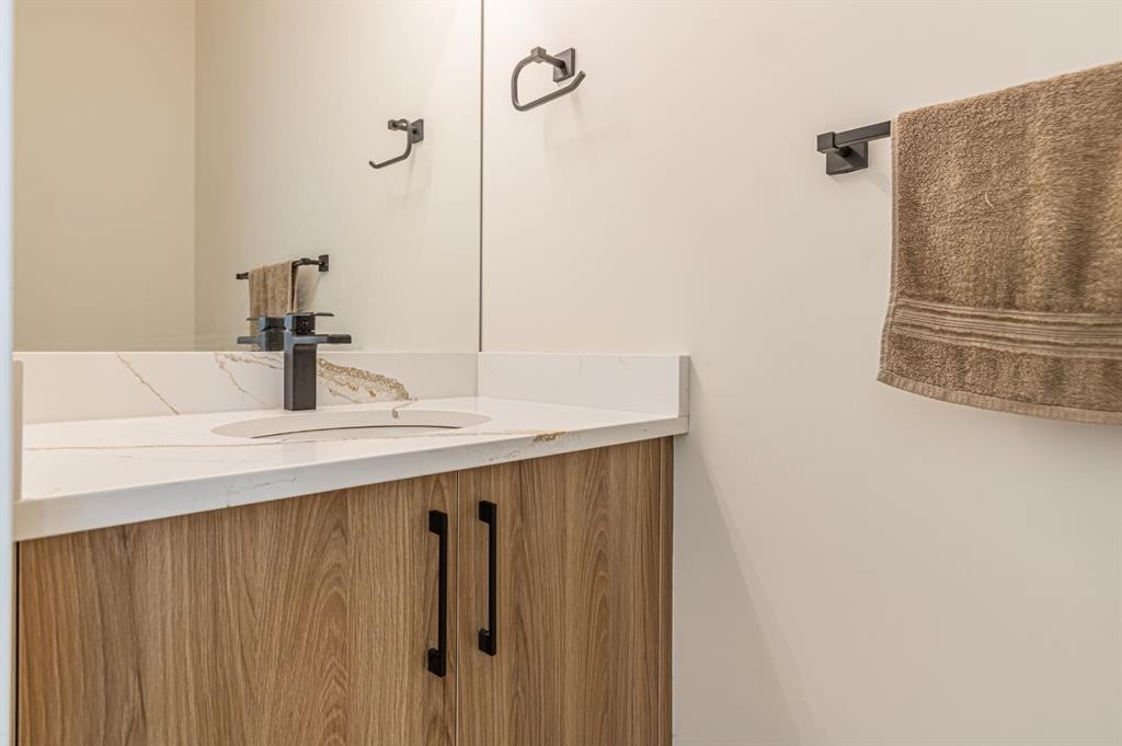 1997 Mccaskill Drive, Crossfield, AB - Indoor Photo Showing Bathroom