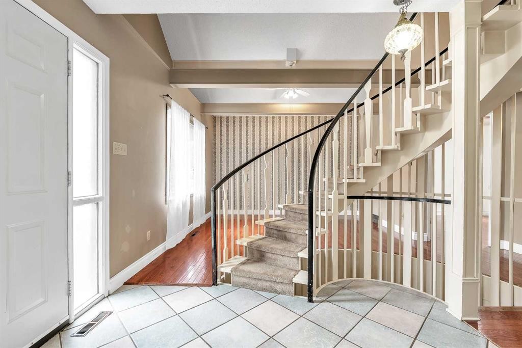 5820 Dalmead Crescent Nw, Calgary, AB