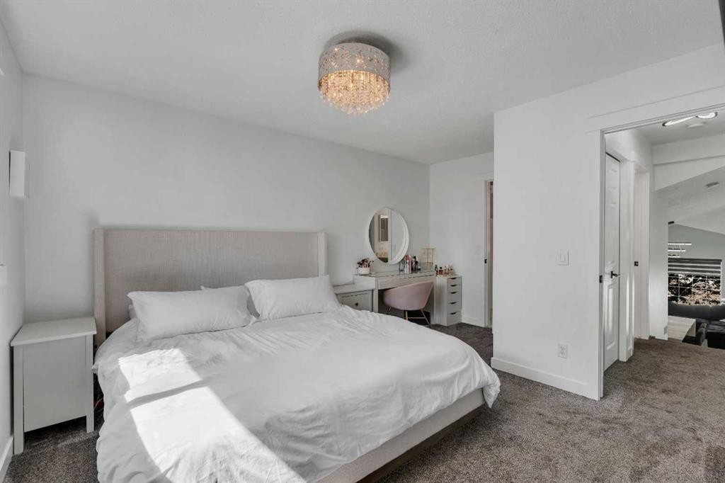 279 Covehaven View Ne, Calgary, AB - Indoor Photo Showing Bedroom