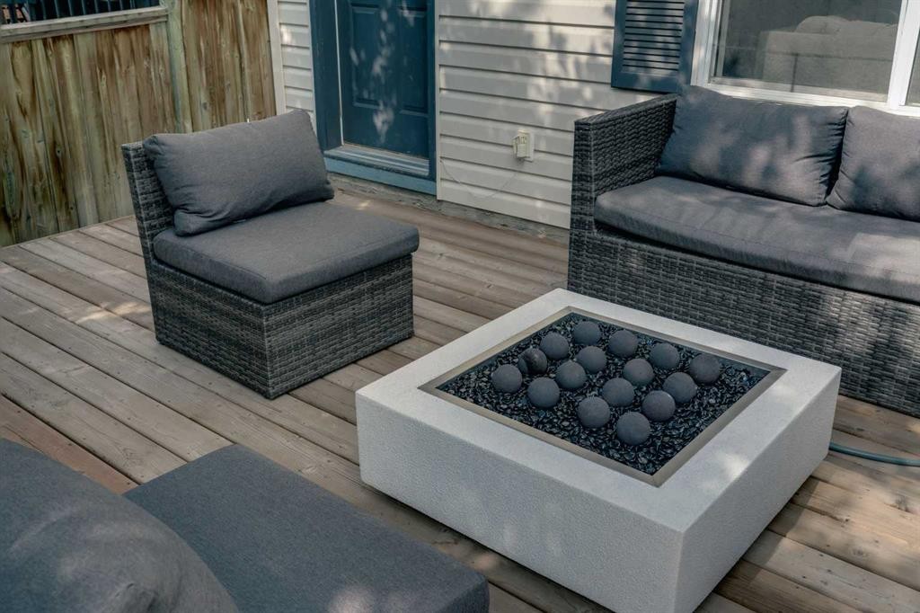 279 Covehaven View Ne, Calgary, AB - Outdoor With Deck Patio Veranda With Exterior