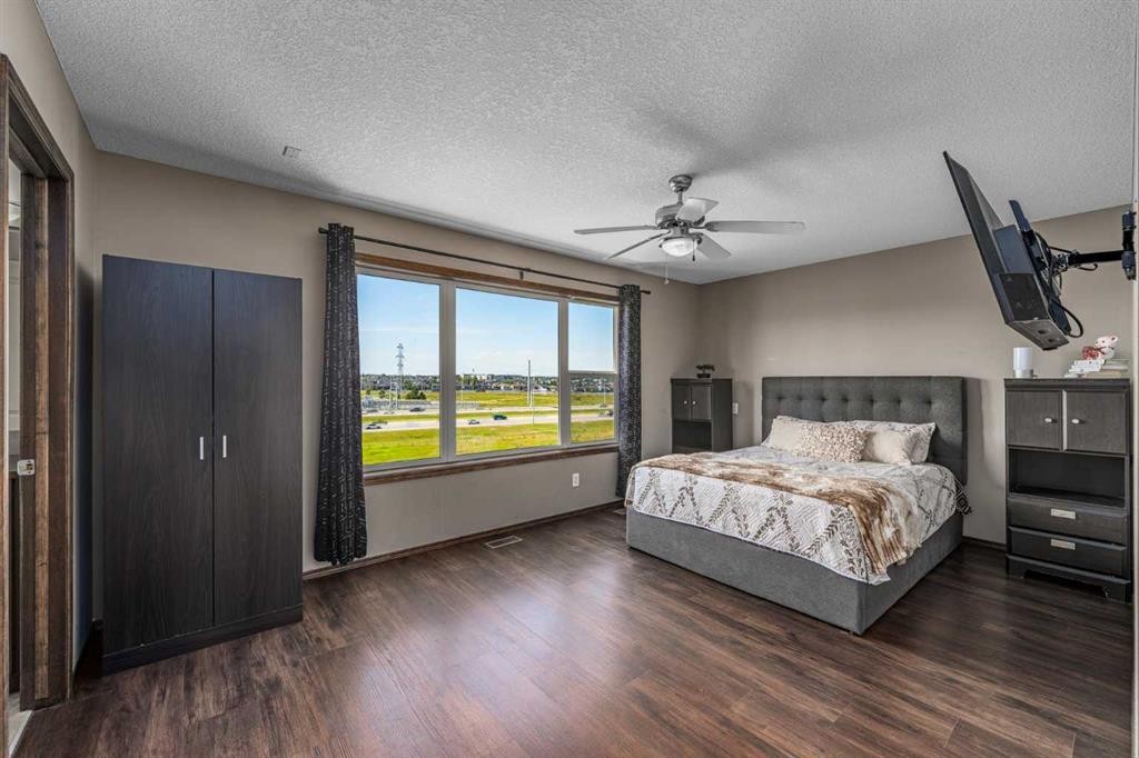 173 Pantego Road Nw, Calgary, AB - Indoor Photo Showing Bedroom