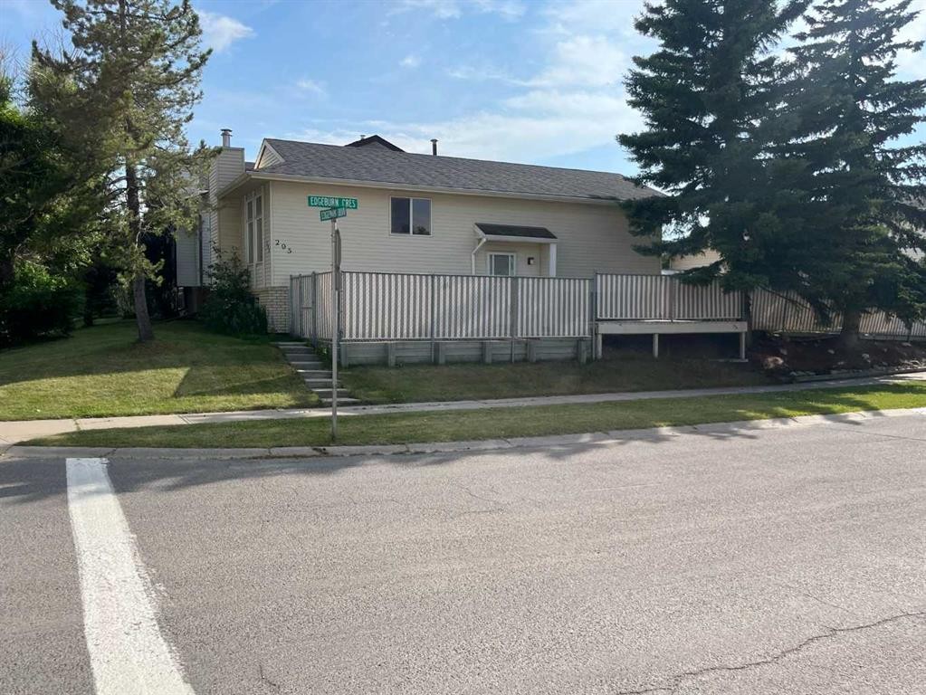 295 Edgepark Boulevard Nw, Calgary, AB - Outdoor