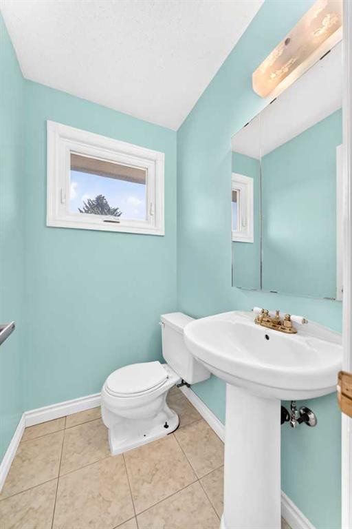 136 Midlawn Close Se, Calgary, AB - Indoor Photo Showing Bathroom