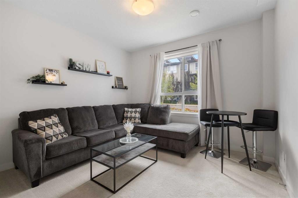 124 Walgrove Cove Se, Calgary, AB - Indoor Photo Showing Living Room