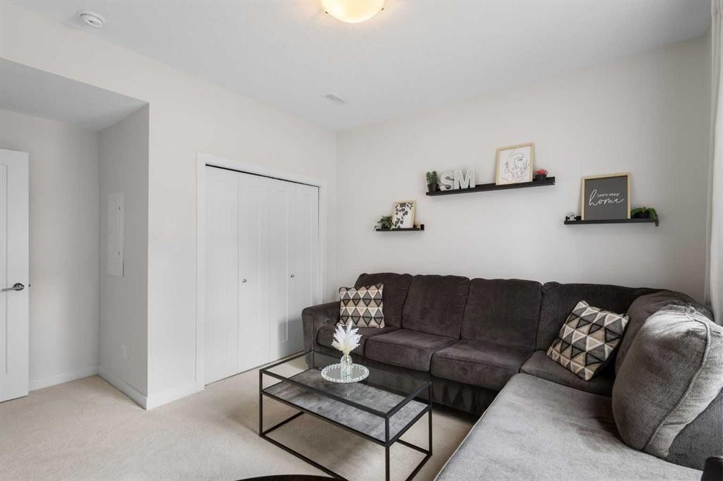 124 Walgrove Cove Se, Calgary, AB - Indoor Photo Showing Living Room