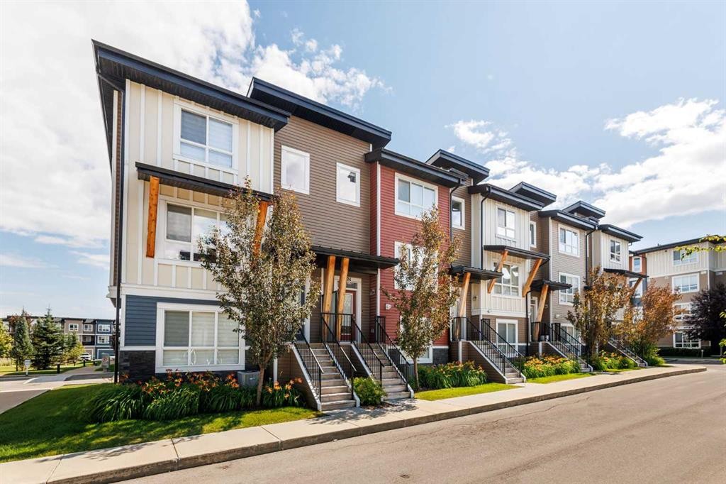 124 Walgrove Cove Se, Calgary, AB - Outdoor With Facade