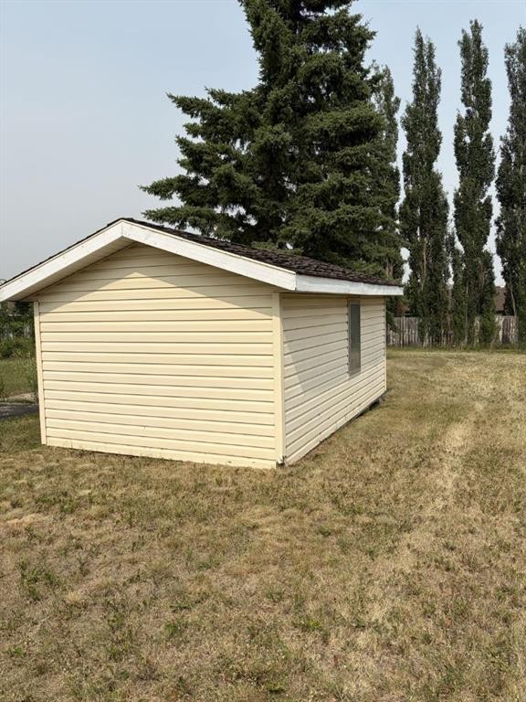 607 Madison Drive, Irricana, AB