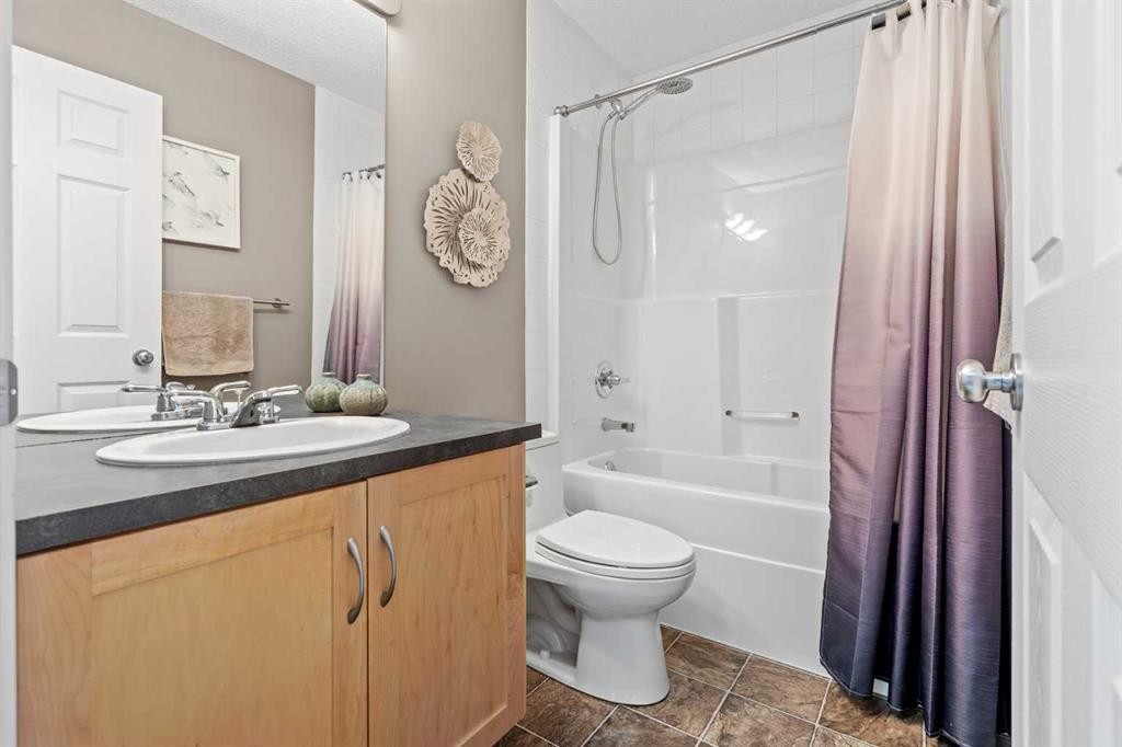 52 Copperfield Close Se, Calgary, AB - Indoor Photo Showing Bathroom