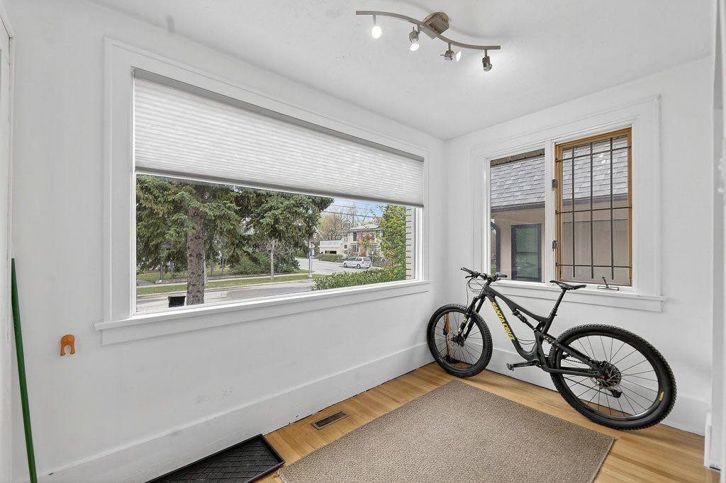 924 7A Street Nw, Calgary, AB - Indoor