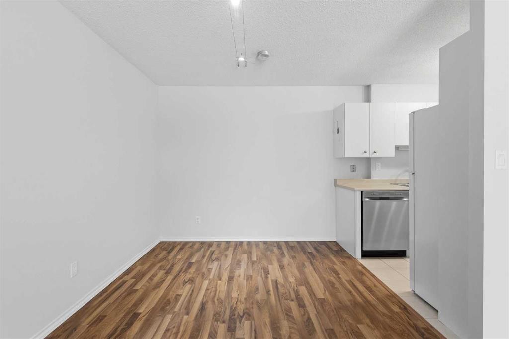 14D-80 Galbraith Drive Sw, Calgary, AB - Indoor
