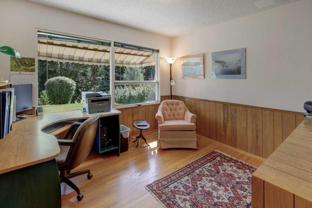 223 Willow Ridge Place Se, Calgary, AB - Indoor Photo Showing Office
