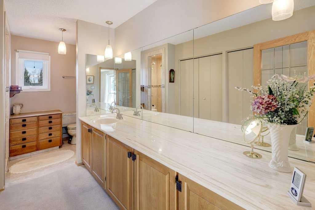 223 Willow Ridge Place Se, Calgary, AB - Indoor