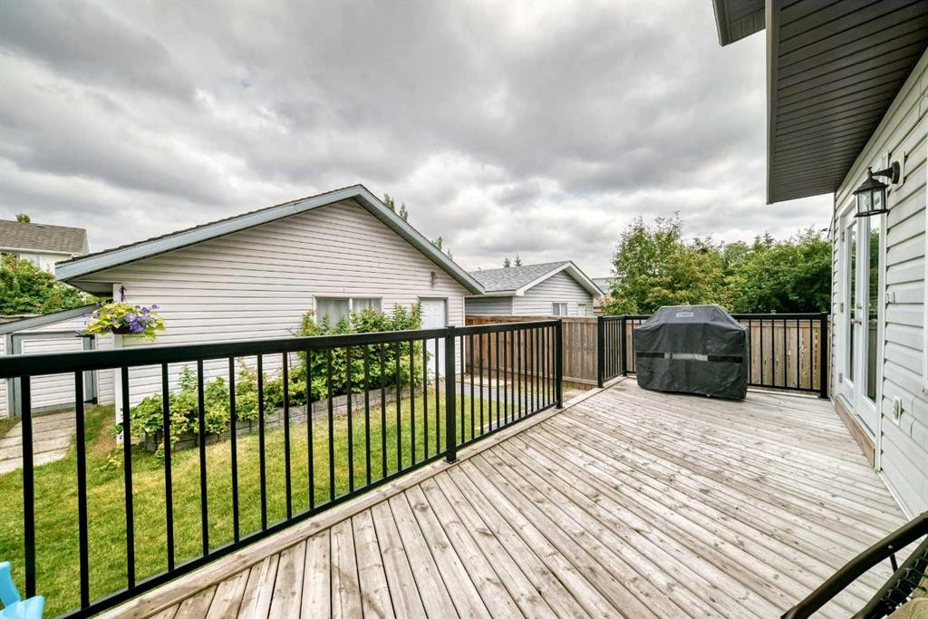 27 Erin Meadow Crescent Se, Calgary, AB - Outdoor With Deck Patio Veranda With Exterior