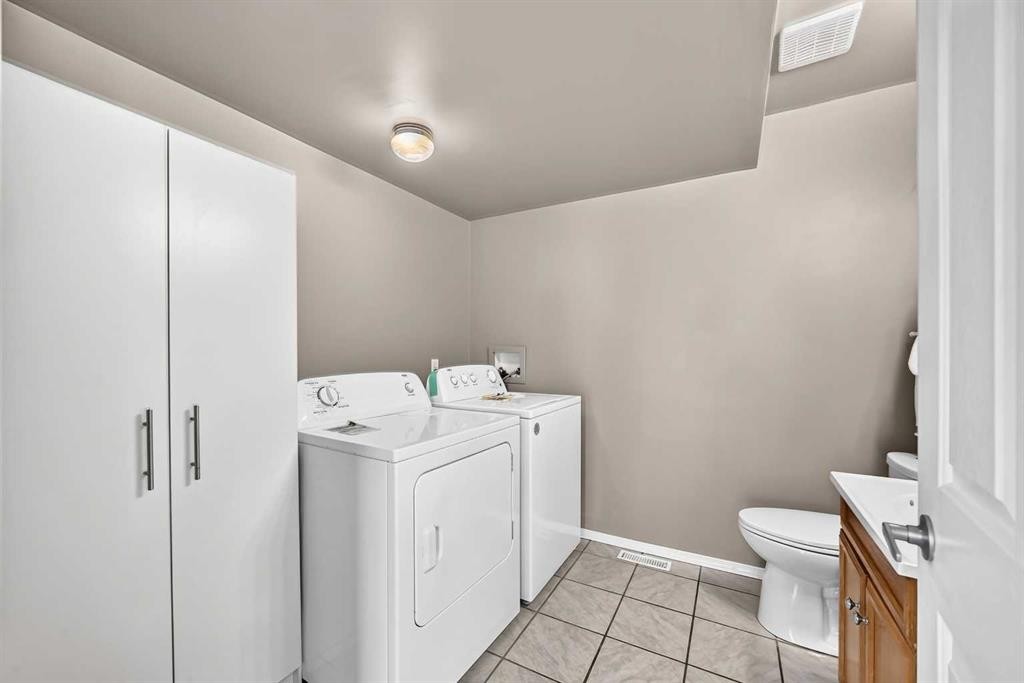 27 Erin Meadow Crescent Se, Calgary, AB - Indoor